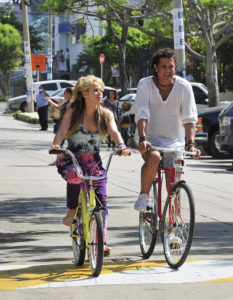 Carlos Vives la bicicleta shakira la bicicleta