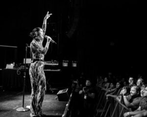Francisca Valenzuela Hace un Sold Out en Nueva York Junto a Camilo Séptimo