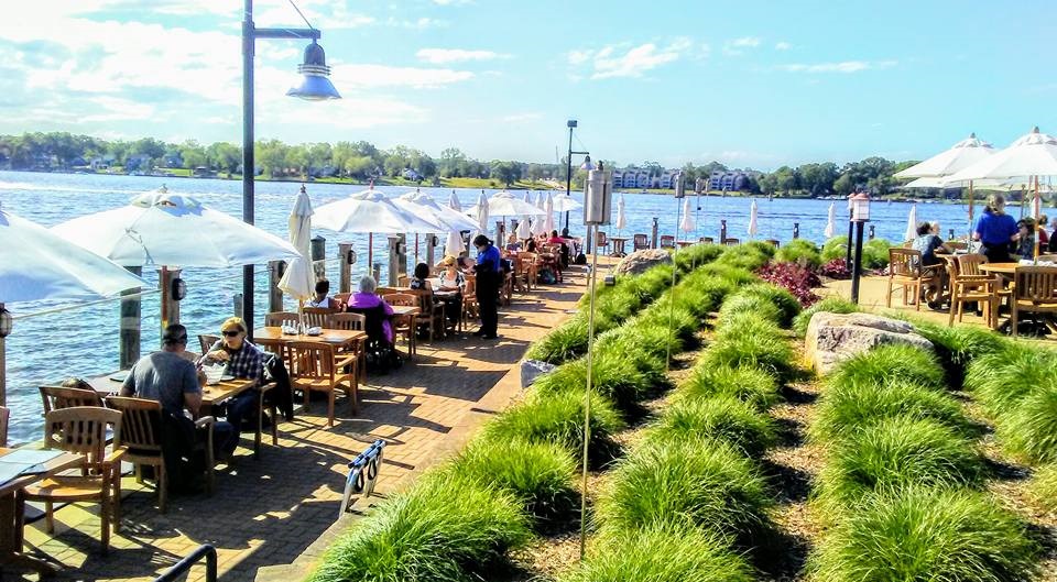 6 Lovely Outdoor Dining Spots in West Michigan