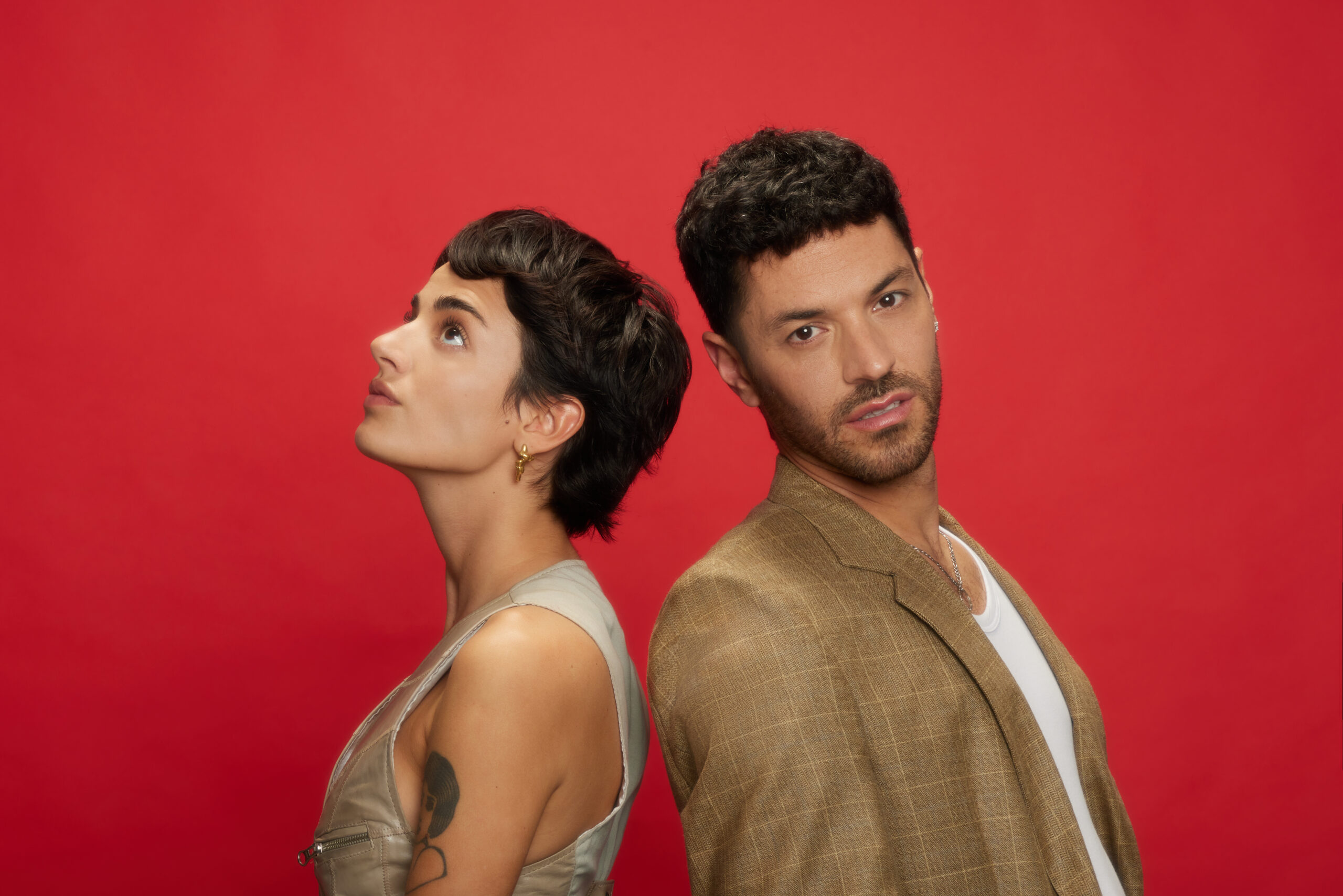 Juan Ingaramo y Zoe Gotusso estrenan su primera colaboración juntos Dos Extraños
