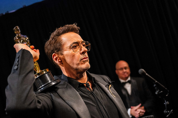 Robert Downey, Jr. poses backstage with the Oscar® for Actor in a Supporting Role during the live ABC telecast of the 96th Oscars® at Dolby® Theatre at Ovation Hollywood on Sunday, March 10, 2024.